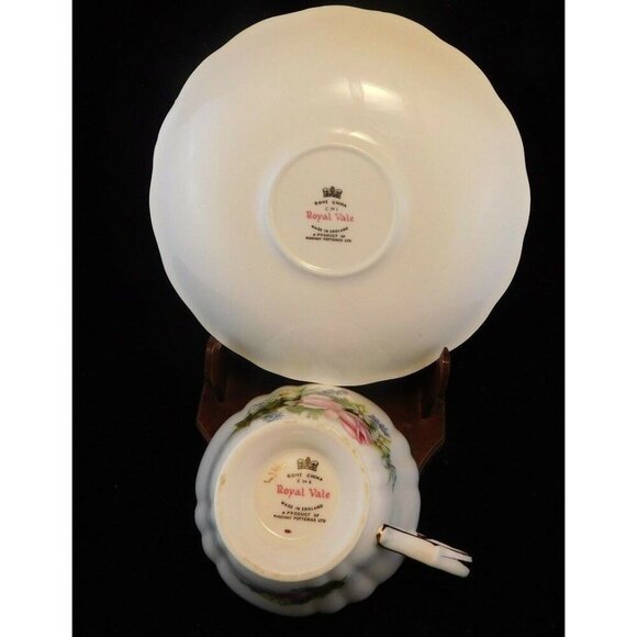 Royal Vale Ridgeway Potteries Pink Roses Tea Cup Saucer Floral Gold Trim - Picture 8 of 9